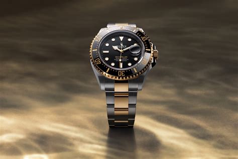 asimmetria spallette corona rolex|Sito Ufficiale Rolex .